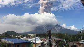 Mayon volcano continues to erupt in the Philippines