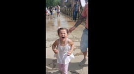 Child bursts into tears after being soaked by theme park ride in UK