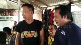 Hehe .....stand up comedy konyol
