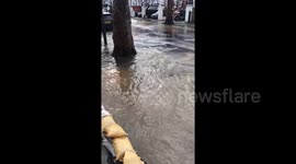 Newsflare Edit - Thames Water incident on Hammersmith Grove W12