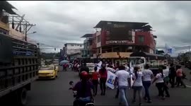 Former President Rafael Correa is cornered  by the people of Quininde