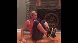 US woman shows how you can have both wine and fitness with drinking situps