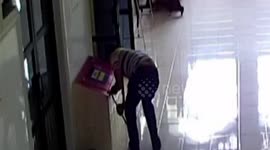 Bungling thief fails to steal money from mosque’s donation box