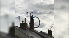 Newsflare Edit - How not to put a chimney lining down a chimney