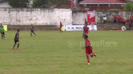 Striker fail shoot on goal that makes the soccer audience disappointed