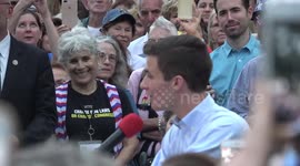 Student survivors of Parkland shooting lead Florida gun control rally