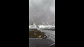 Lightning strikes wing of Grenoble-Dublin Ryanair flight