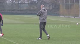 Reiss Nelson skills Arsene Wenger in Arsenal training