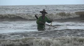Struggling women storm challengers from Mentawai Islands
