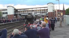 The Flying Scotsman passes through Gloucester