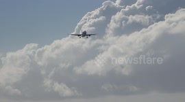 Extremely Low Landing at St Maarten Princess Juliana Airport- American Airlines A319
