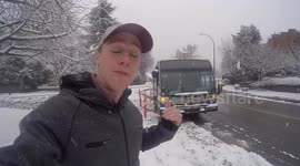 Heavy snow in Vancouver, Canada shuts down transit buses all over city