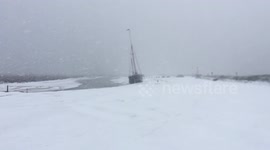 Snow hits east coast