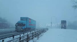 M1 near Sheffield at standstill due to heavy snow