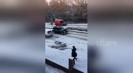 Newsflare Edit - Black cab driving on wrong side of road