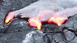 Stunning close-up of molten lava from Kilauea volcano eruption