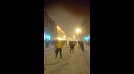Strangers have snowfight in Dublin at 3.30am after clubbing