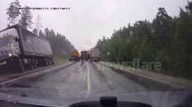 DASH CAM CAPTURES SPECTACULAR CRASH