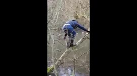 Best mates AMAZING climbing skills while screaming like a girl