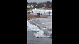 The #BombCyclone begins to hit Massachusetts at the coastal town line between Swamscott and Lynn Massachusetts on King's Beach!