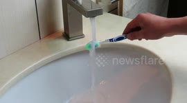 How To Put Toothpaste To Stay On The Toothbrush
