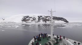 Akademik Ioffe approaching Brown Bluff
