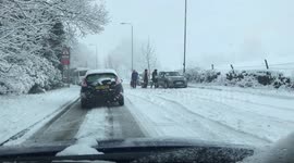 Yorkshire snow: holidaymakers abandon taxi and walk to airport
