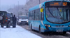 Good Samaritans help drivers struggling in Yorkshire snow