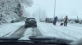Yorkshire snow: holidaymakers abandon taxi and walk to airport