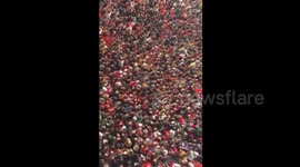 Tourist attraction in China closes due to overcrowding