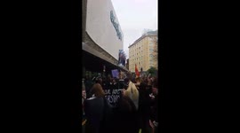 Piquete informativo frente al Corte Inglés en Sevilla (España) durante la Huelga Feminista #WomensDay