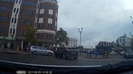 Near Miss At Roundabout In South London Caught On Dash Cam