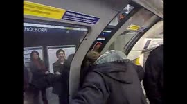 Hilarious commuter fail: Man gets head stuck in train’s doors