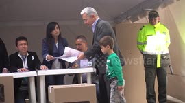 Colombian People votes in congressional elections