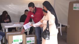 Colombian People votes in congressional elections