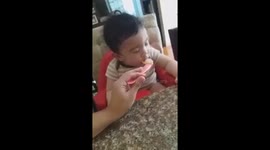Adorable baby can barely stay awake while eating