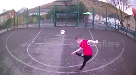 Little Jaxon tekkers vid Football Skills