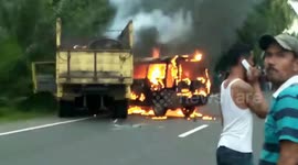 Mini bus crashes and burst into flames, pinched driver dies in the car