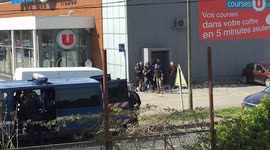 IS gunman shot dead after killing 3 in South of France