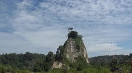 The beauty of Cliffs Closed under a bright blue sky