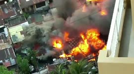 Huge blaze destroys 20 homes in Philippines