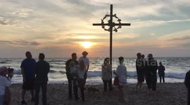 Stunning Easter sunrise service on Florida beach