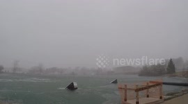 Snow flurries hit Niagara Region as storm system brings 95 km/h winds