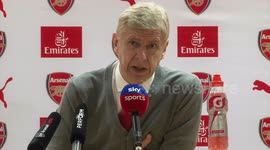Wenger heaps praise on Welbeck after 'difficult time'