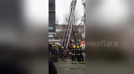 Fire breaks out in block of flats in South London