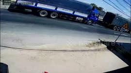 Shocking Accident Between Two Trucks