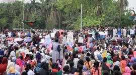 Thousands of students protest job quotas in Bangladesh
