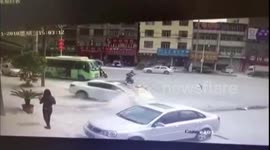 Is this China's worst driver? Drunk motorist's parking shocker