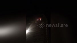 Newsflare Edit - Blaze breaks out on 17th floor of east London tower block