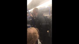 Happy singing fella ignored in London Underground